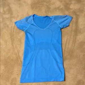 Blue lulu v neck short sleeve top!
